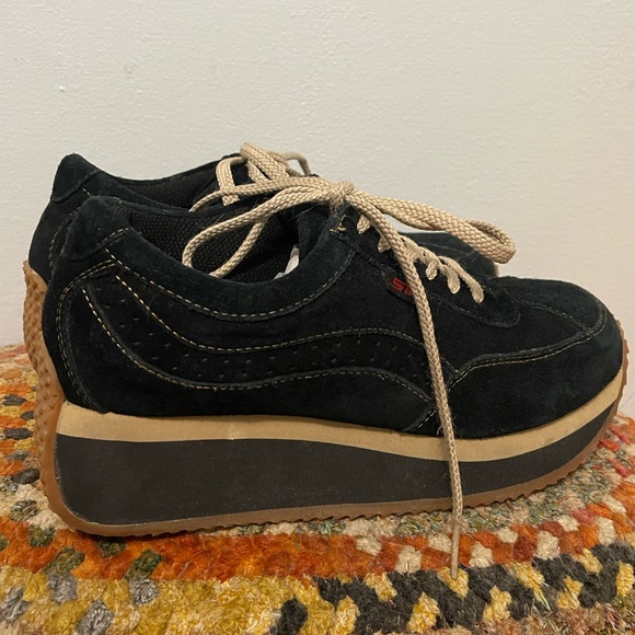 SOLD - Picture 3 of 6